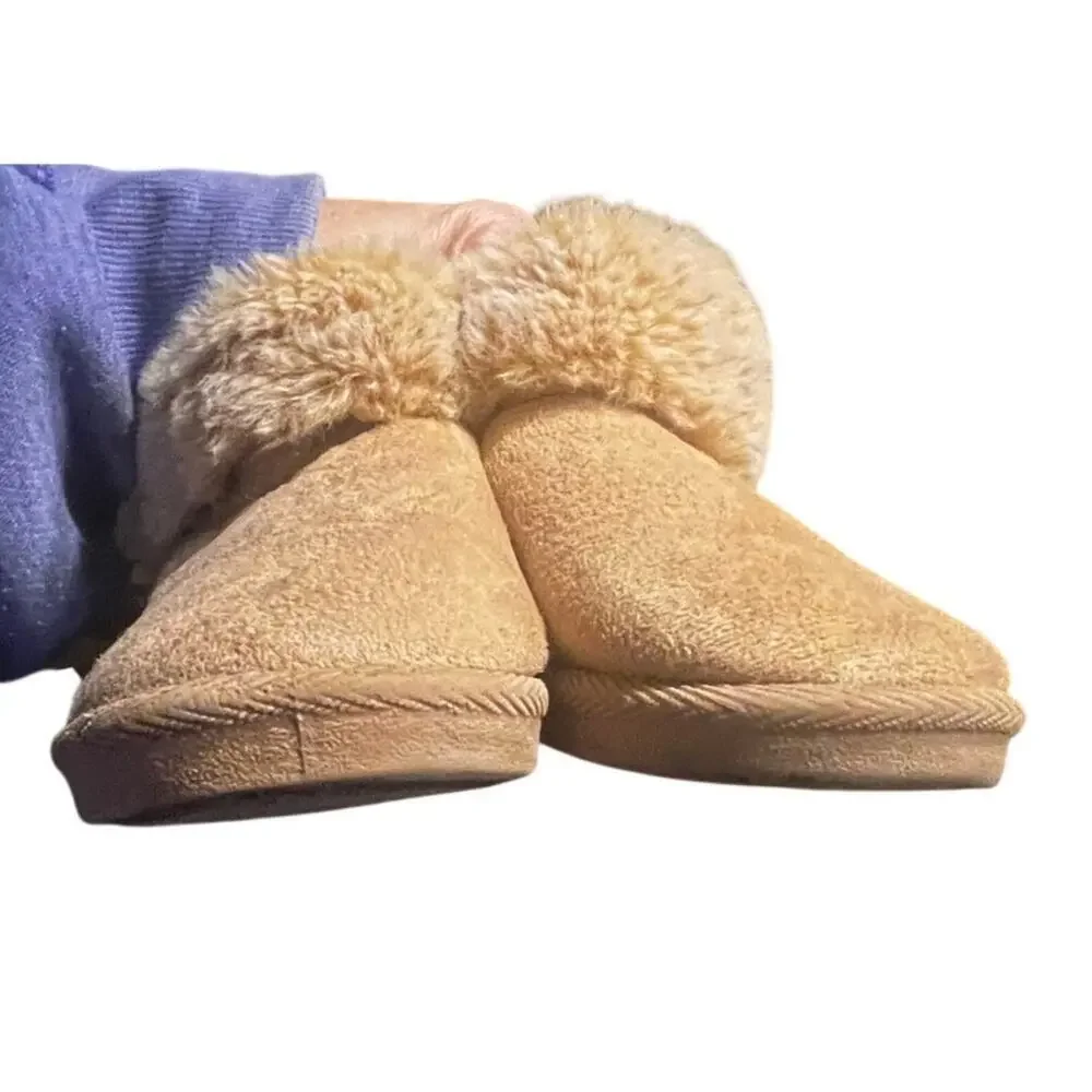 Girls Size 12 Ugg Style Boots Slippers Very good used condition